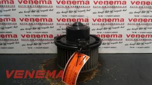 Używane Silnik wentylatora nagrzewnicy Mercedes ML I (163) 400 4.0 CDI V8 32V Cena € 39,95 Procedura marży oferowane przez Venema Autoparts