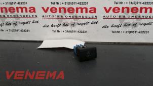 Używane Przelacznik Start/Stop Volkswagen Polo V (6R) 1.2 TDI 12V BlueMotion Cena € 9,00 Procedura marży oferowane przez Venema Autoparts