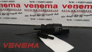 Usados Bomba de limpiaparabrisas delante Mercedes E (W212) E-200 CDI 16V BlueEfficiency,BlueTEC Precio € 10,00 Norma de margen ofrecido por Venema Autoparts