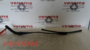 Used Front wiper arm BMW 3 serie (F30) 318d 2.0 16V Price € 14,99 Margin scheme offered by Venema Autoparts