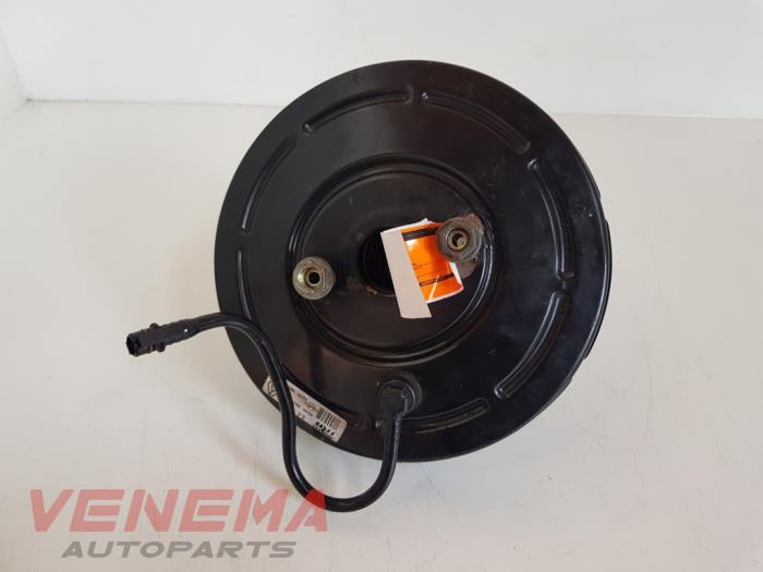 Usagé Assistant de freinage Renault Scénic II (JM) 2.0 16V Prix € 49,99 Règlement à la marge proposé par Venema Autoparts