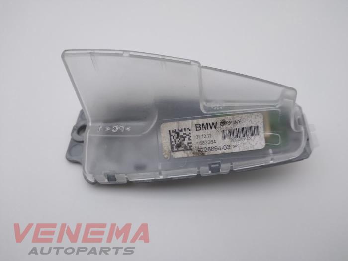 Używane Antena GPS BMW 3 serie (F30) 318d 2.0 16V Cena € 29,99 Procedura marży oferowane przez Venema Autoparts