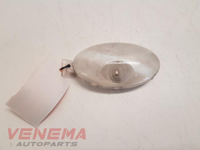 Begagnade Innerbelysning, fram Smart City-Coupé 0.8 CDI Pris € 9,99 Marginaltabell erbjuds av Venema Autoparts