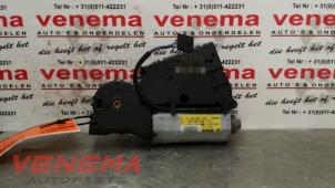 Used Sunroof motor Porsche Cayenne (9PA) 4.5 S V8 32V Price € 95,00 Margin scheme offered by Venema Autoparts