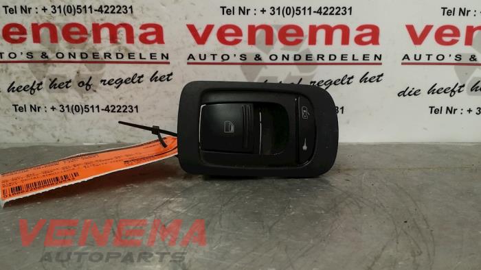 Usados Interruptor de ventanilla eléctrica Porsche Cayenne (9PA) 4.5 S V8 32V Precio € 9,99 Norma de margen ofrecido por Venema Autoparts