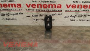 Used Central locking switch Volvo V50 (MW) 1.6 D 16V Price € 9,00 Margin scheme offered by Venema Autoparts