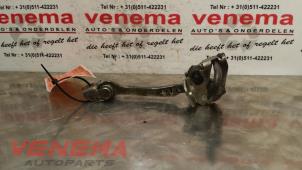 Używane Ogranicznik drzwi prawych tylnych wersja 4-drzwiowa Opel Meriva 1.4 16V Twinport Cena € 10,00 Procedura marży oferowane przez Venema Autoparts