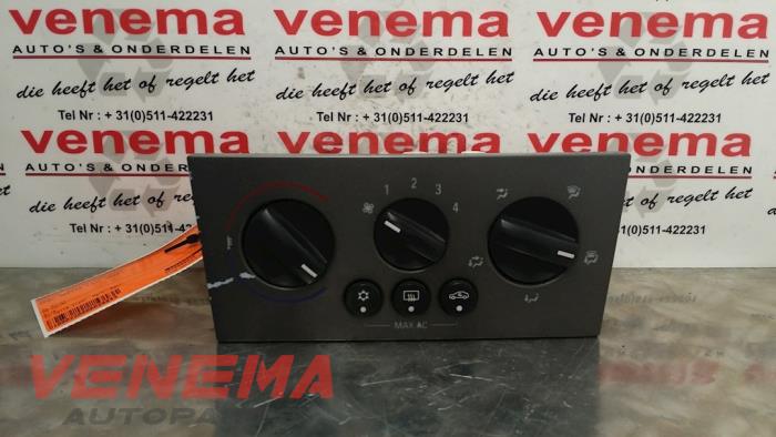 Begagnade Värmekontrollpanel Opel Meriva (A) 1.4 16V Twinport Pris € 19,99 Marginaltabell erbjuds av Venema Autoparts