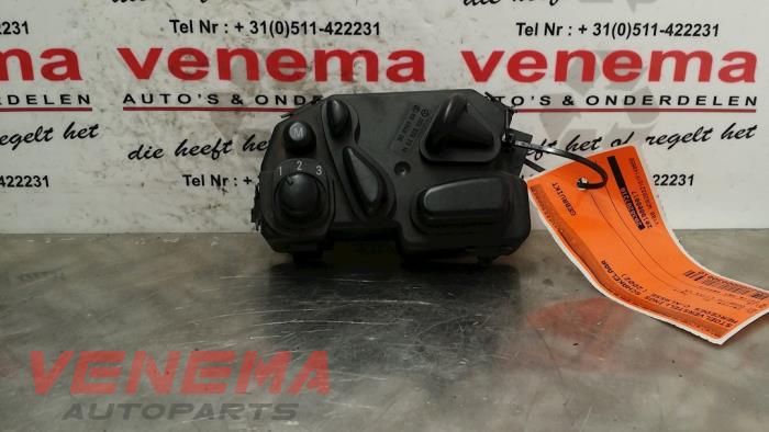 Begagnade Brytare, eldrivet säte Mercedes C Combi (S203) 2.7 C-270 CDI 20V Pris € 49,95 Marginaltabell erbjuds av Venema Autoparts