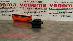 Usados Interruptor de calefactor luneta Seat Ibiza III (6L1) 1.4 16V 75 Precio € 6,00 Norma de margen ofrecido por Venema Autoparts