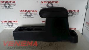 Używane Konsole srodkowe Jeep Patriot (MK74) 2.4 16V 4x4 Eco + Cena € 100,00 Procedura marży oferowane przez Venema Autoparts