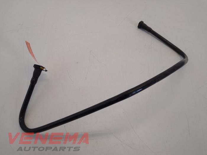 Usagé Conduit de carburant Jeep Patriot (MK74) 2.4 16V 4x4 Eco + Prix € 14,99 Règlement à la marge proposé par Venema Autoparts
