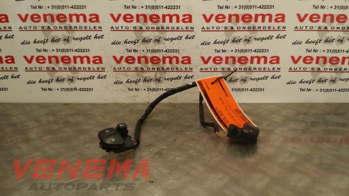 Używane Obsluga tempomatu Renault Captur I (2R) 0.9 Energy TCE 12V Cena € 19,99 Procedura marży oferowane przez Venema Autoparts