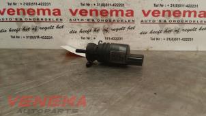 Used Windscreen washer pump BMW 5 serie (E60) 523i 24V Price € 9,99 Margin scheme offered by Venema Autoparts