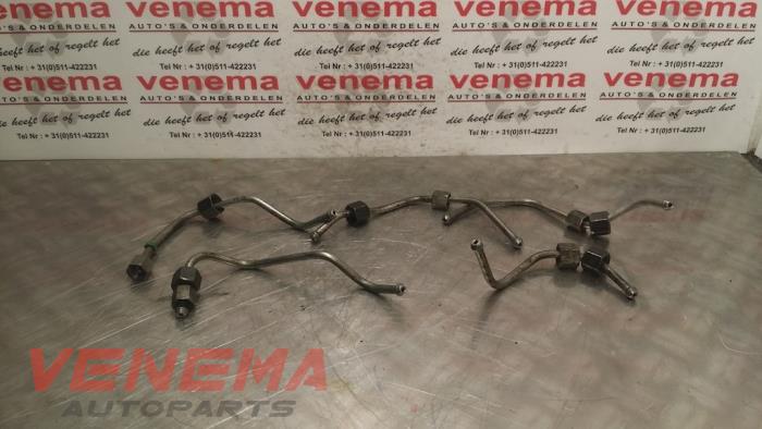 Usagé Conduit de carburant Volvo V40 (MV) 1.6 D2 Prix € 39,00 Règlement à la marge proposé par Venema Autoparts