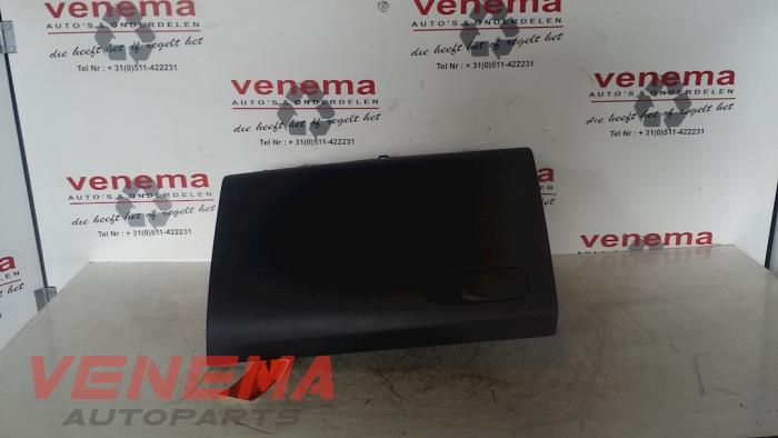 Begagnade Handskfack Volvo V40 (MV) 1.6 D2 Pris € 40,00 Marginaltabell erbjuds av Venema Autoparts