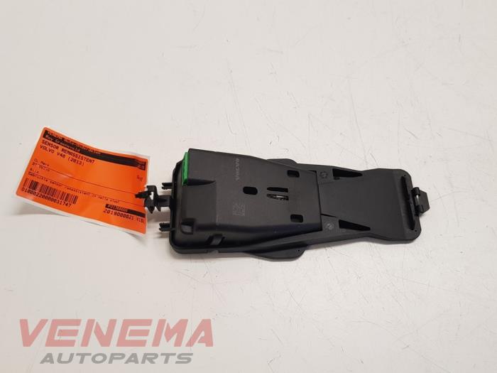 Gebrauchte Bremsassistent Sensor Volvo V40 (MV) 1.6 D2 Preis € 39,99 Margenregelung angeboten von Venema Autoparts