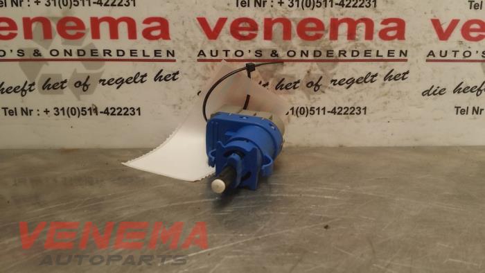 Brake light switch from a Volvo V40 (MV) 1.6 D2 2013