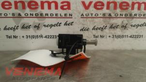 Used Clutch switch Volvo V40 (MV) 1.6 D2 Price € 9,00 Margin scheme offered by Venema Autoparts