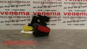 Usados Lengüeta de cinturón de seguridad derecha detrás Volvo V40 (MV) 1.6 D2 Precio € 20,00 Norma de margen ofrecido por Venema Autoparts