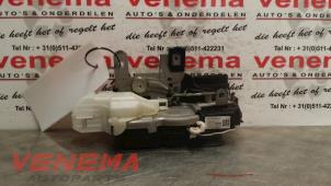 Używane Mechanizm blokady drzwi lewych przednich wersja 4-drzwiowa Volvo V40 (MV) 1.6 D2 Cena € 60,00 Procedura marży oferowane przez Venema Autoparts