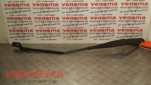 Used Front wiper arm Volvo V40 (MV) 1.6 D2 Price € 20,00 Margin scheme offered by Venema Autoparts