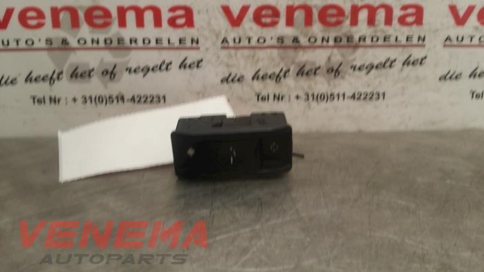 Sunroof switch from a BMW 3 serie (E46/2) 318 Ci 16V 2002