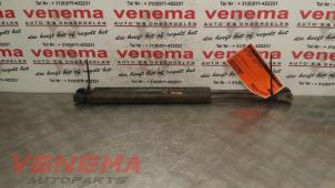 Used Set of gas struts for boot BMW 3 serie (E46/2) 318 Ci 16V Price € 15,00 Margin scheme offered by Venema Autoparts