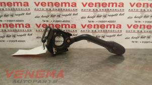 Używane Przelacznik wycieraczki Volkswagen Golf III (1H1) 1.6 i Cena € 9,00 Procedura marży oferowane przez Venema Autoparts