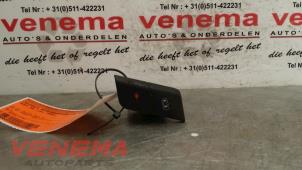 Używane Przelacznik centralnego zamka Audi A4 (B6) 2.0 20V Cena € 7,00 Procedura marży oferowane przez Venema Autoparts
