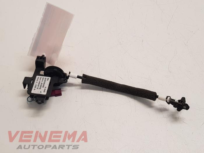 Używane Silnik tylnej klapy BMW 3 serie Touring (E91) 320d 16V Cena € 24,99 Procedura marży oferowane przez Venema Autoparts