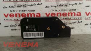 Used Antenna Amplifier Volkswagen Eos (1F7/F8) 2.0 TDI DPF Price € 19,00 Margin scheme offered by Venema Autoparts