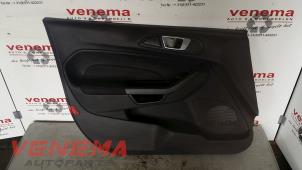 Używane Tapicerka drzwi lewych przednich wersja 4-drzwiowa Ford Fiesta 6 (JA8) 1.0 EcoBoost 12V 125 Cena € 49,99 Procedura marży oferowane przez Venema Autoparts
