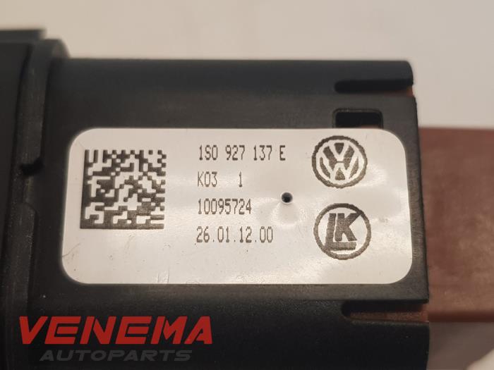 Interruptor de calefactor luneta de un Volkswagen Up! (121) 1.0 12V 60 2013