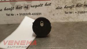 Used Central locking switch Citroen C2 (JM) 1.4 HDI Price € 5,00 Margin scheme offered by Venema Autoparts