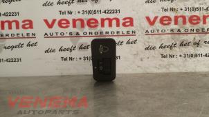 Used AIH headlight switch Peugeot 206 (2A/C/H/J/S) 1.9 D Price € 5,00 Margin scheme offered by Venema Autoparts