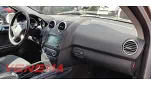 Usados Juego y módulo de airbag Mercedes ML II (164/4JG) 3.5 350 4-Matic V6 24V Precio € 799,99 Norma de margen ofrecido por Venema Autoparts