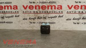 Used Seat heating switch Opel Astra G (F07) 1.8 16V Price € 9,00 Margin scheme offered by Venema Autoparts