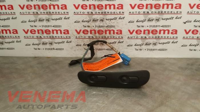 Usados Interruptor de ventanilla eléctrica Opel Vectra B Caravan (31) 2.0 DTi 16V Precio € 9,99 Norma de margen ofrecido por Venema Autoparts