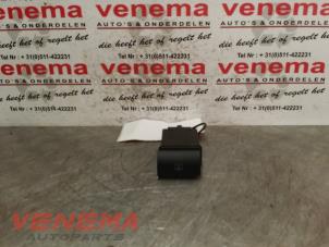 Usados Interruptor de calefactor luneta Seat Ibiza II Facelift (6K1) 1.6 Sport Precio € 9,00 Norma de margen ofrecido por Venema Autoparts