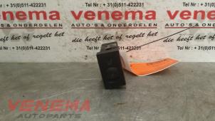 Used Seat heating switch Volkswagen Passat Variant (3B6) 1.9 TDI 130 Price € 9,00 Margin scheme offered by Venema Autoparts