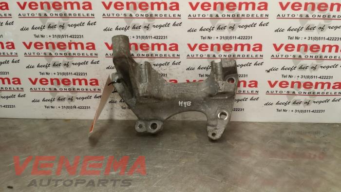 Gebrauchte Dynamostütze oben Renault Captur I (2R) 0.9 Energy TCE 12V Preis € 35,00 Margenregelung angeboten von Venema Autoparts
