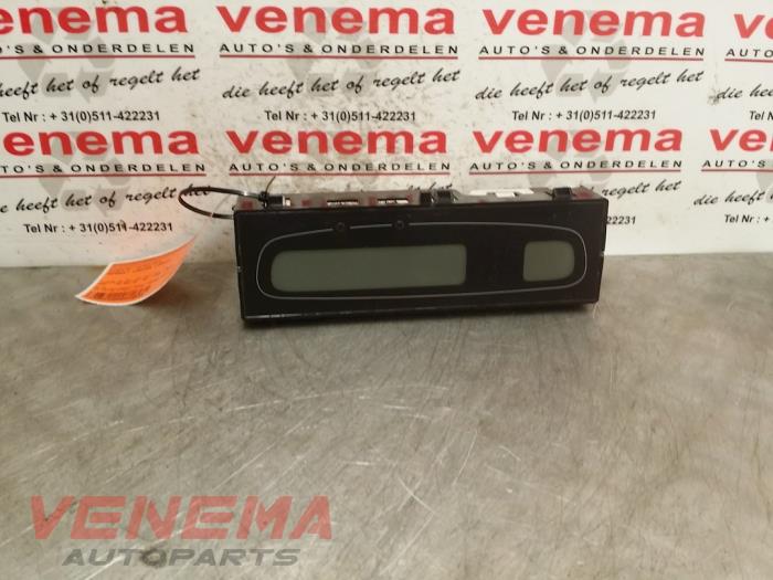 Used Interior display Renault Laguna II Grandtour (KG) 1.8 16V Price € 14,99 Margin scheme offered by Venema Autoparts