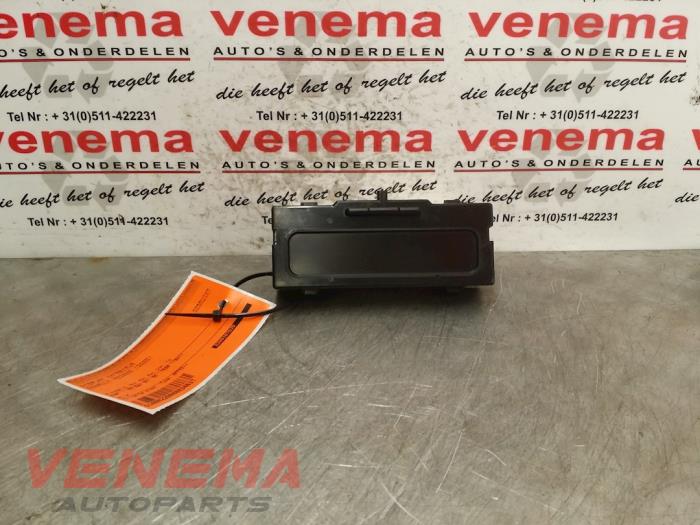 Begagnade Innerdisplay Renault Megane II Grandtour (KM) 1.6 16V Pris € 9,99 Marginaltabell erbjuds av Venema Autoparts