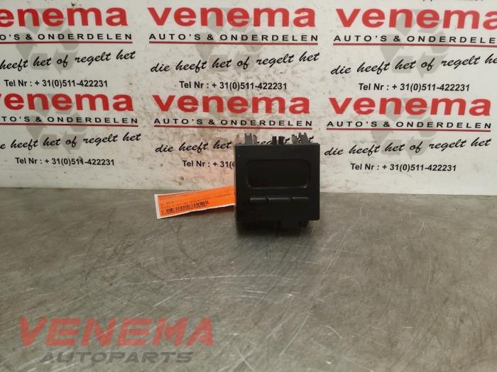 Begagnade Klocka Renault Scénic I (JA) 1.6 16V Pris € 9,99 Marginaltabell erbjuds av Venema Autoparts