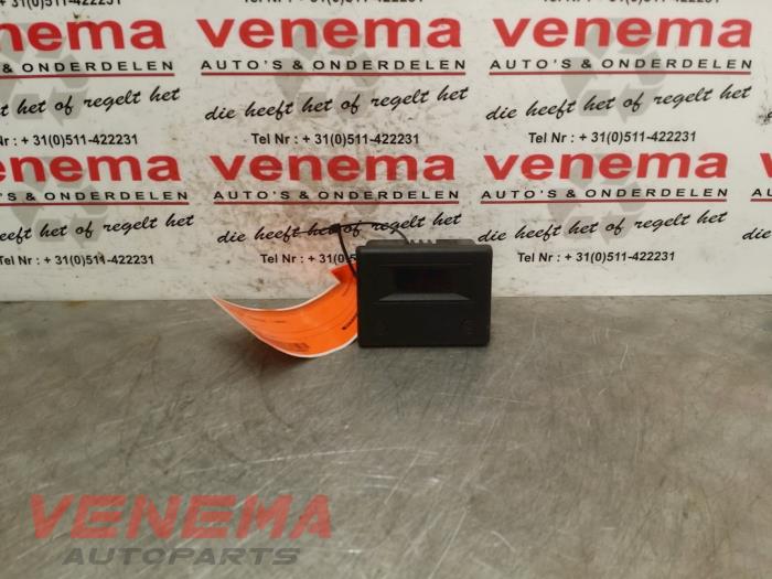 Begagnade Klocka Renault Espace (J/S6) 2.2 i Pris € 9,99 Marginaltabell erbjuds av Venema Autoparts
