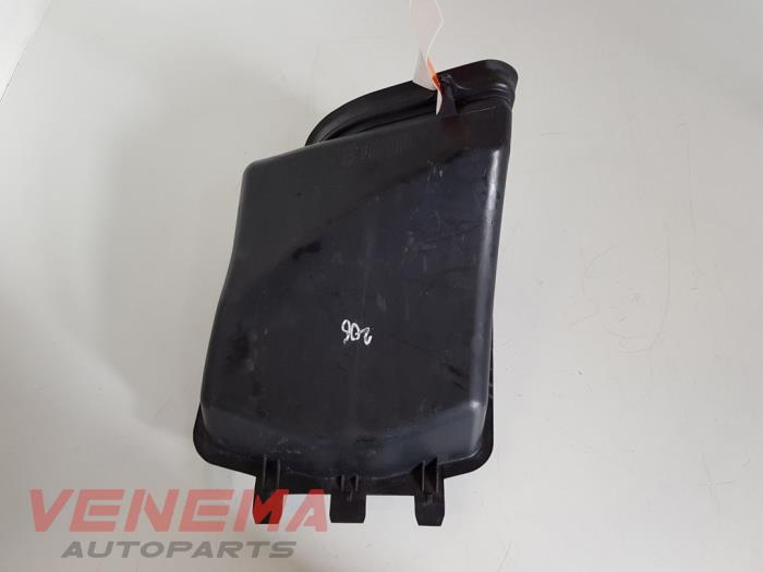 Begagnade Lufttratt Mercedes ML II (164/4JG) 3.5 350 4-Matic V6 24V Pris € 29,99 Marginaltabell erbjuds av Venema Autoparts