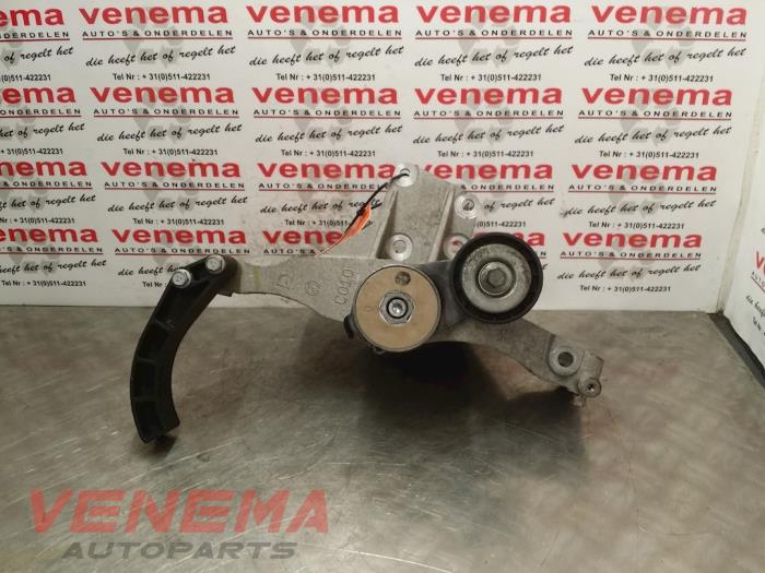 Usagé Support dynamo bas Fiat 500 (312) 1.2 Prix € 34,95 Règlement à la marge proposé par Venema Autoparts