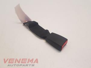 Used Rear seatbelt buckle, centre BMW 5 serie Touring (E61) 520d 16V Price € 9,99 Margin scheme offered by Venema Autoparts