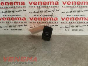 Used Electric window switch BMW 5 serie Touring (E61) 520d 16V Price € 14,95 Margin scheme offered by Venema Autoparts